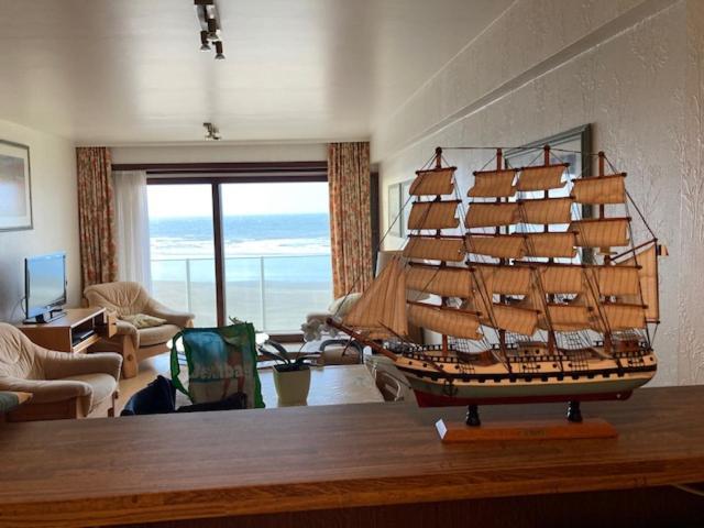 Seagull, Ruim En Volledig Vernieuwd Appartement Met Zeezicht In Westende Middelkerke Eksteriør billede